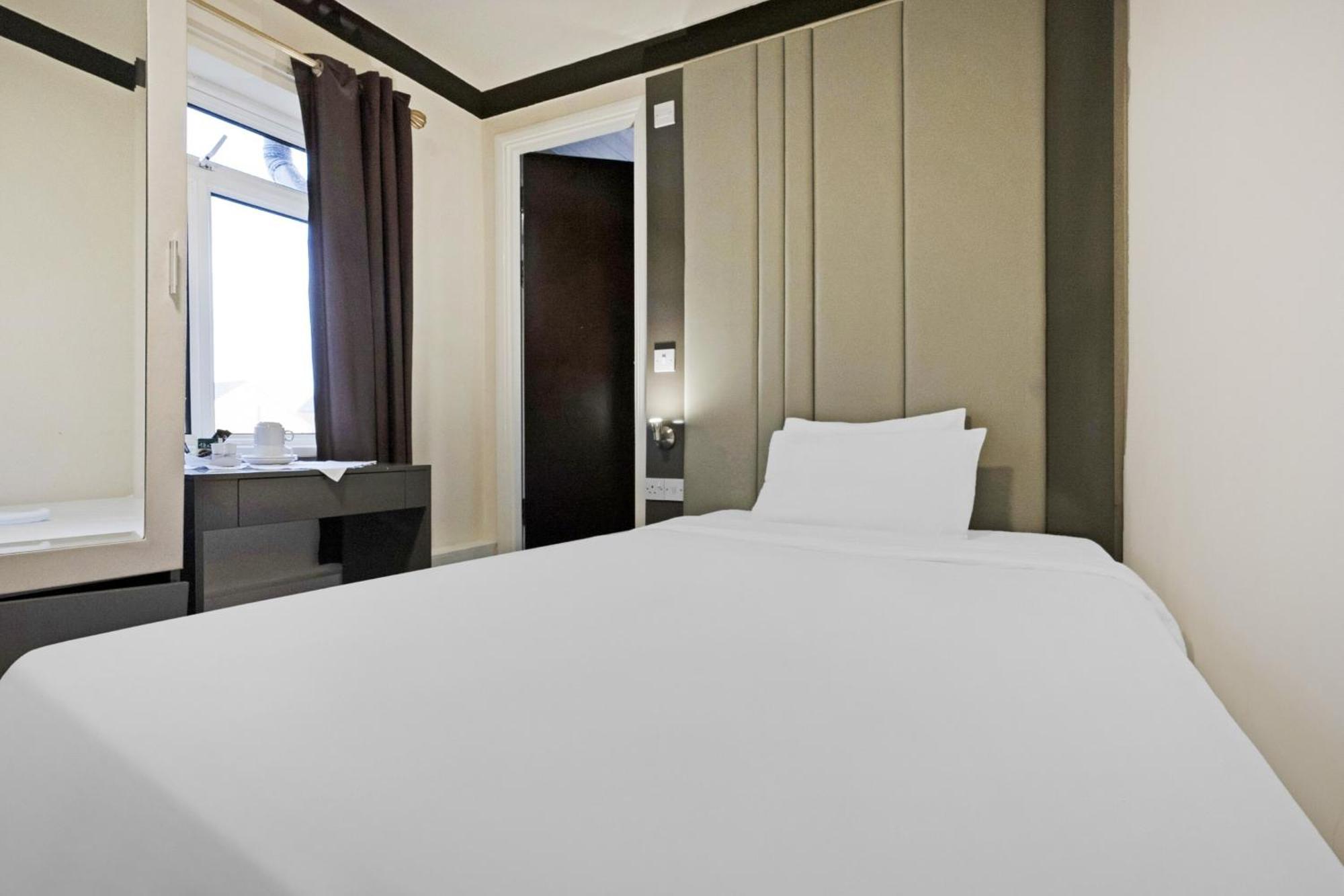 Oyo The Baltimore Hotel Middlesbrough Extérieur photo