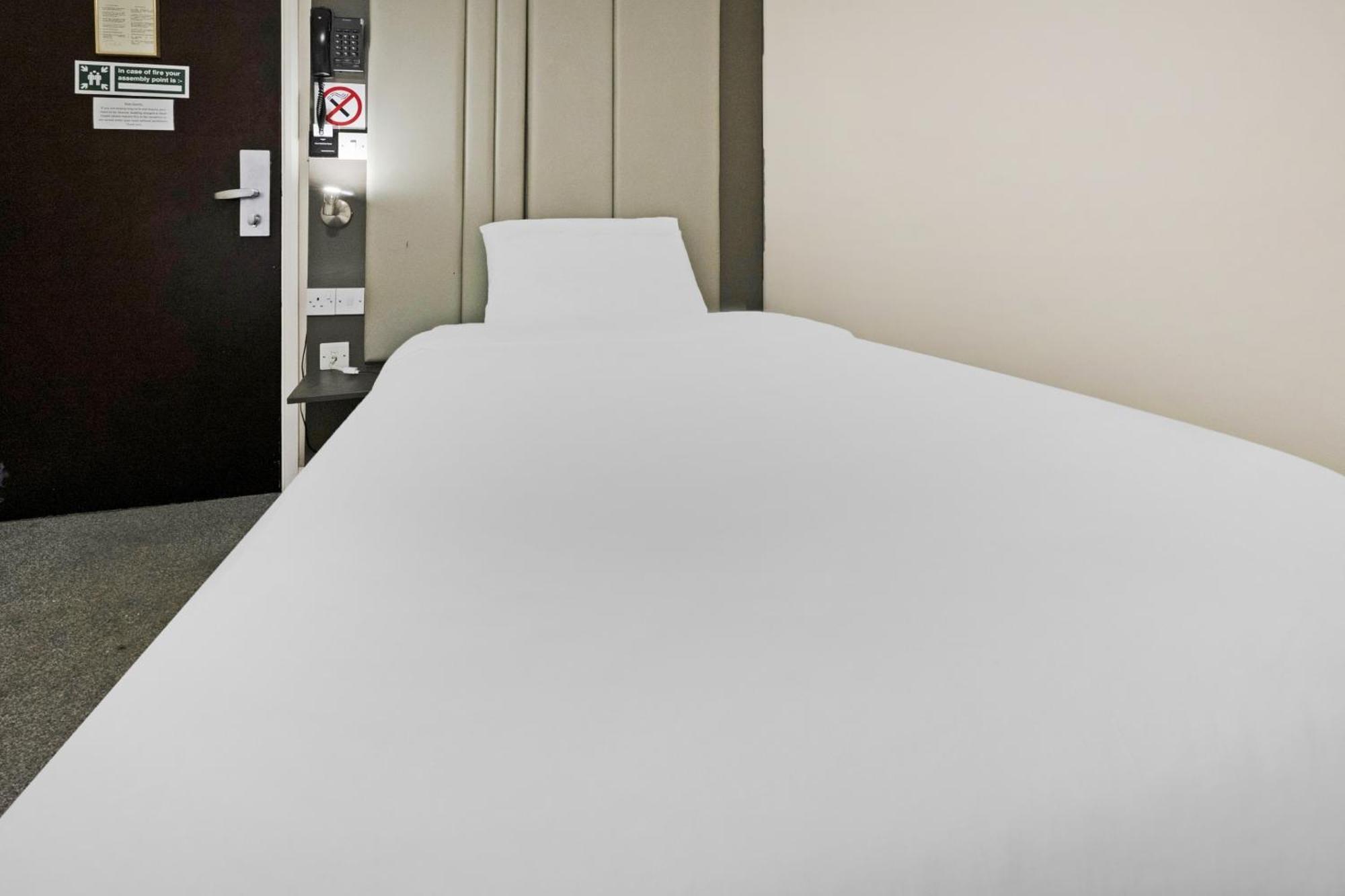 Oyo The Baltimore Hotel Middlesbrough Extérieur photo